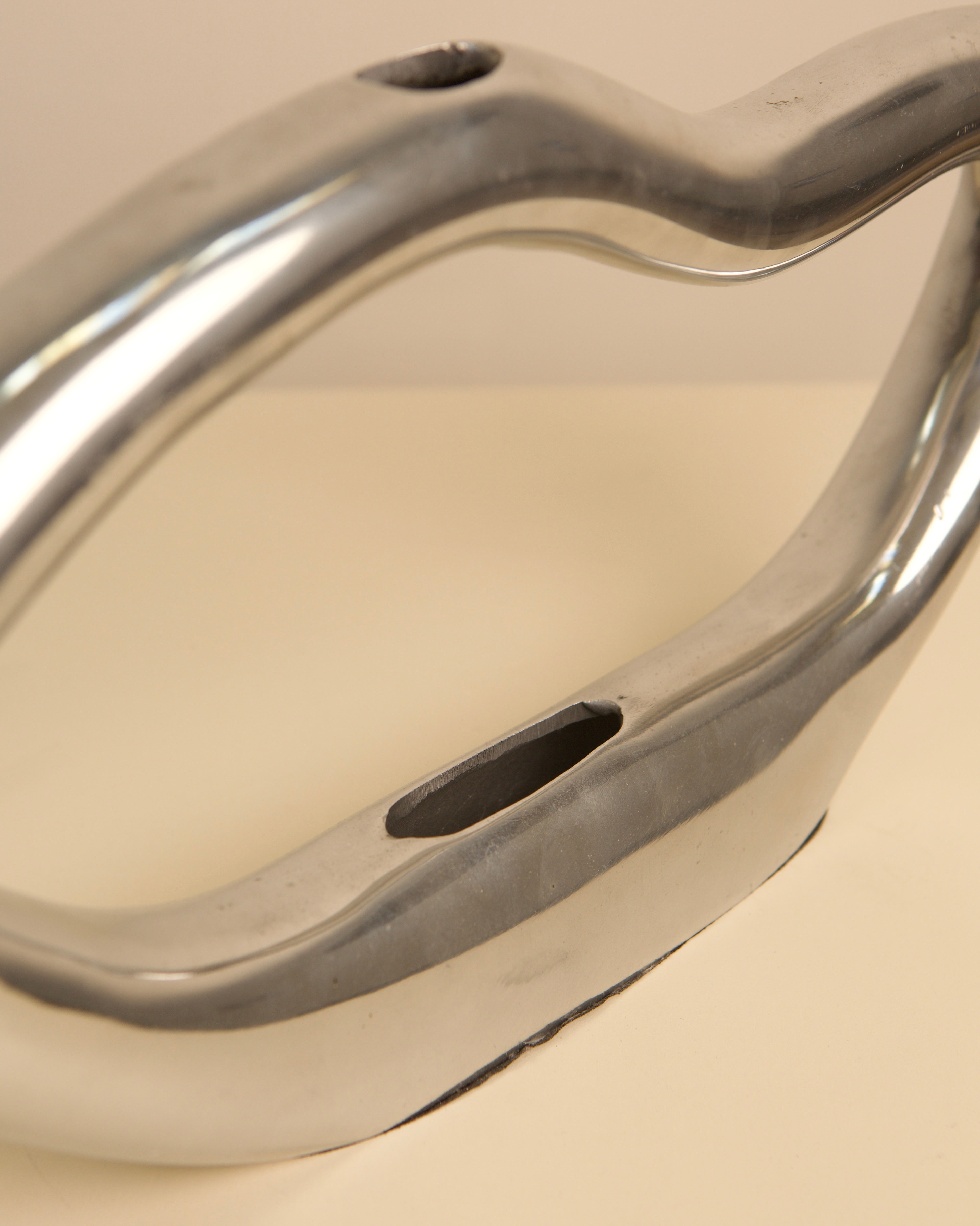 1980s Sculptural Wave Vase - Image 2