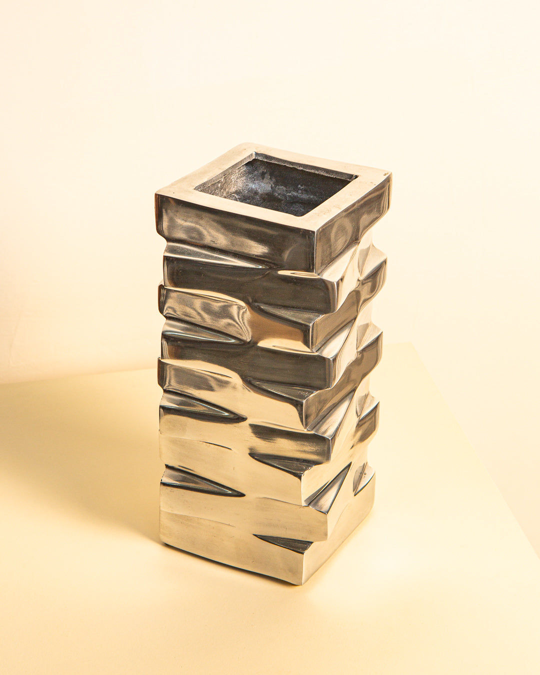 1980s Aluminum Stair Vase - Image 4