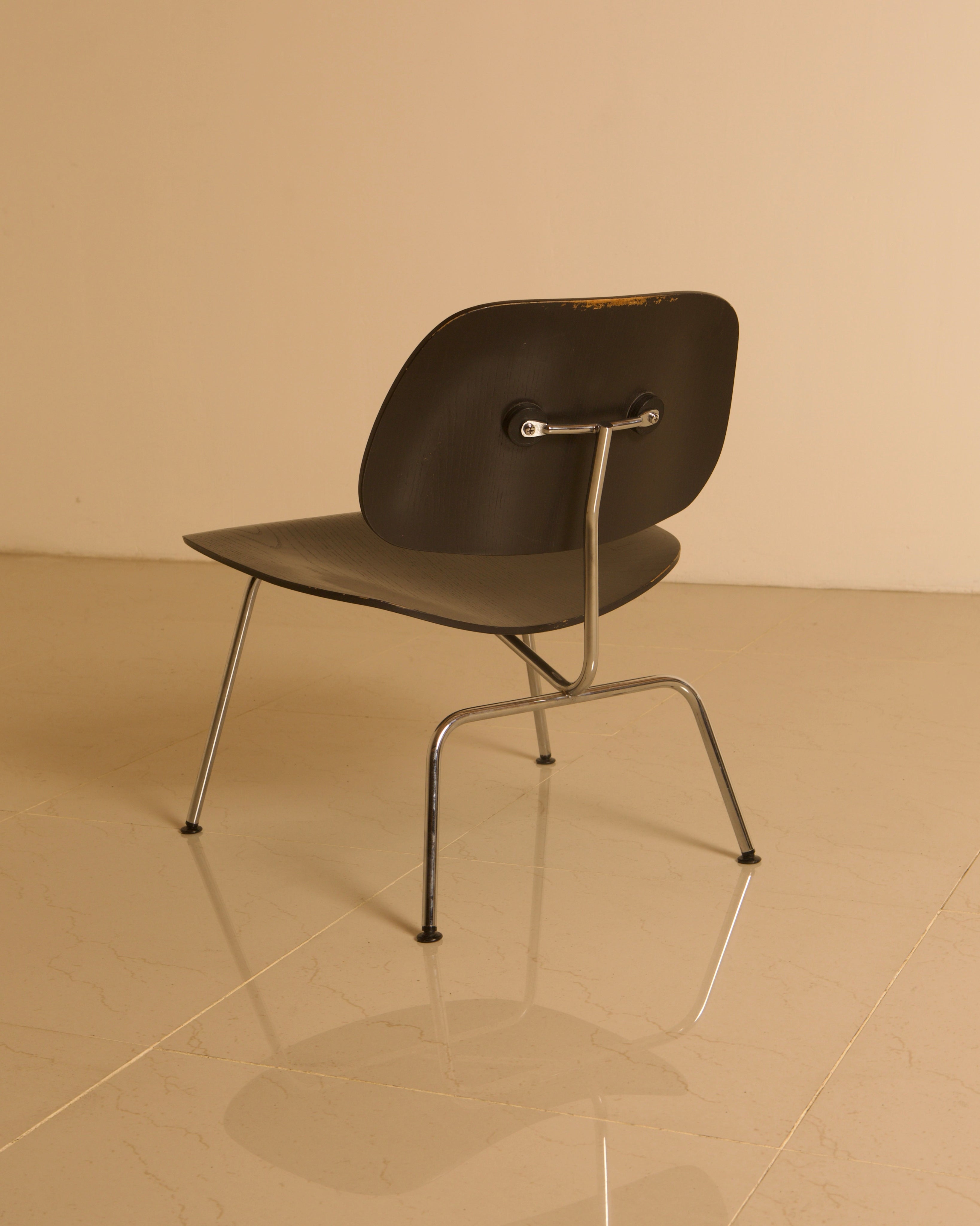 Black Ash Molded Plywood Chair - Image 2